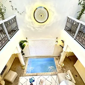 https://riad-le-r-riad-privatif-de-luxe.marrakeshhotelsmorocco.com